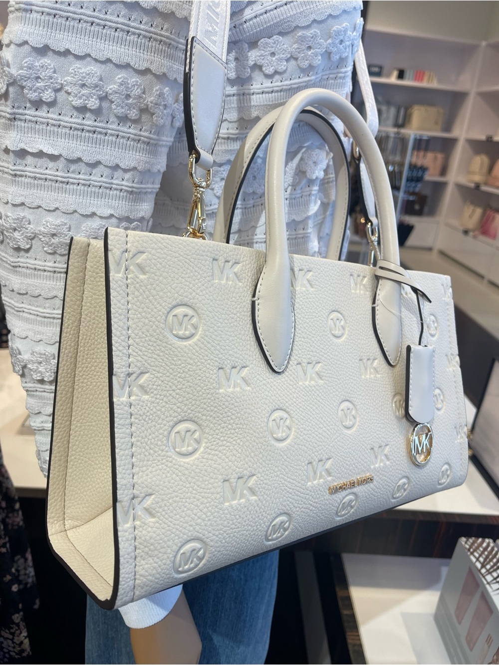 Michael Kors Mirella Md Logo Debossed Satchel Shoulder Tote Handbag
Lt Cream
NWT - Picture 14 of 16